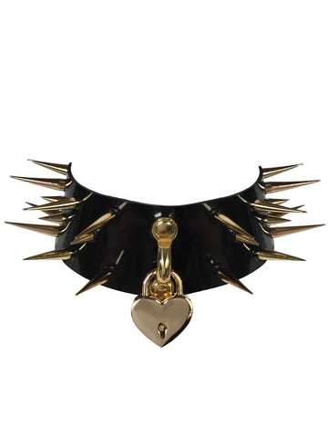 Wide spiked collar